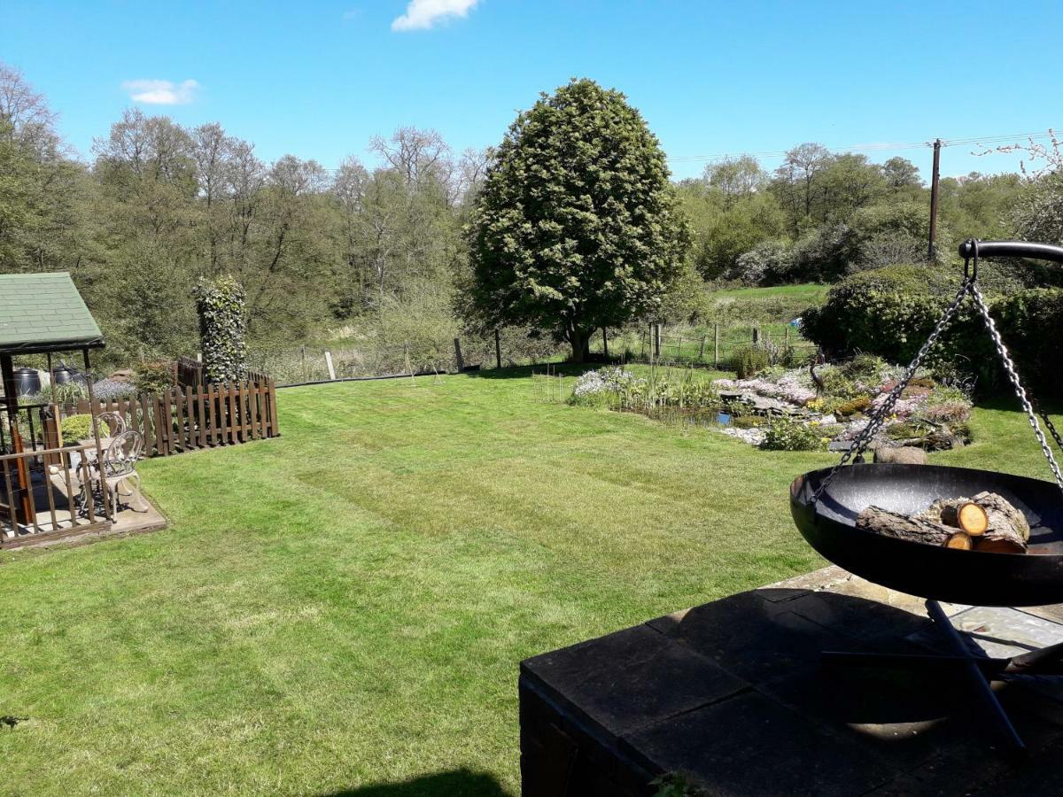 Cul Mor B&B Eccleshall Eksteriør bilde